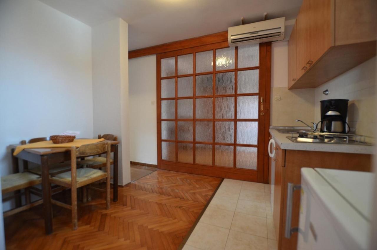 Brigita Apartments Ровінь Екстер'єр фото